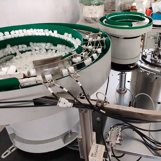 Macchina di assemblaggio automatico per spruzzatori con pompa spray per profumo dal punto vendita